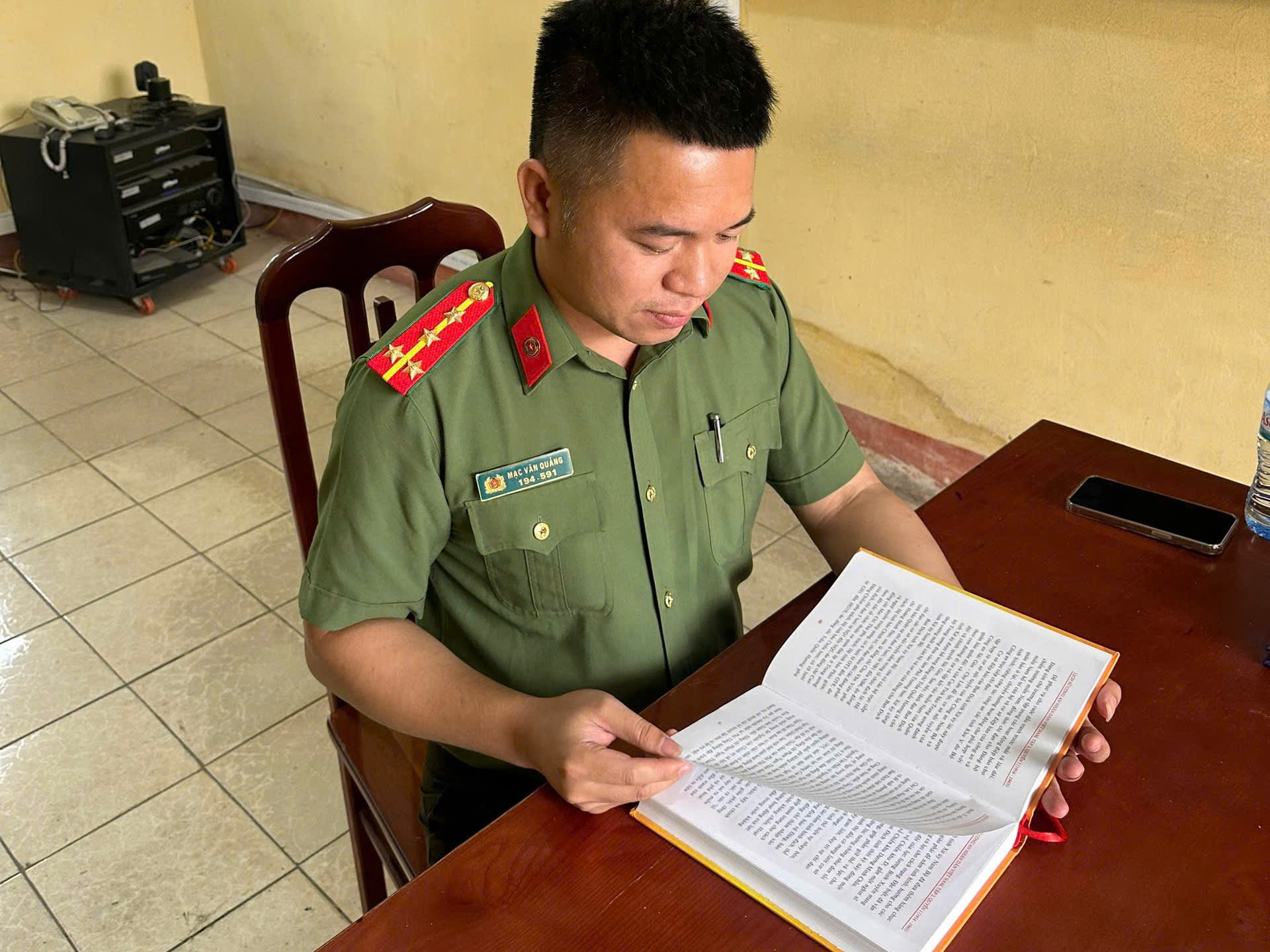 Công an phường Nguyễn Đại Năng hưởng ứng Ngày Sách và Văn hóa đọc Việt Nam năm 2026